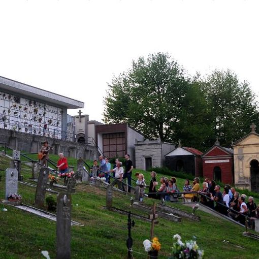 Domenica al cimitero di Castagnole Monferrato torna a grande richiesta lo spettacolo &quot;Dormono... sulle colline&quot;