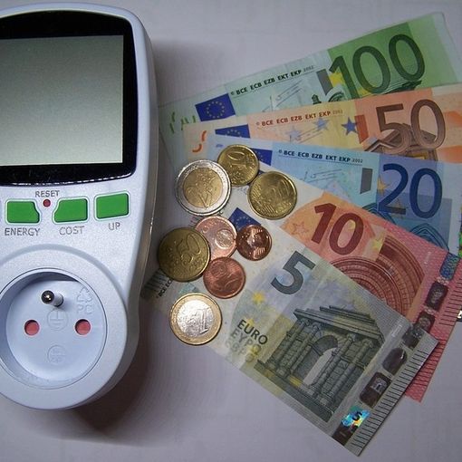 &quot;Due giorni da sopportare&quot;, le aziende spostano più il là il caos energia e carburanti: &quot;Servono rinnovabili e taglio degli oneri&quot;