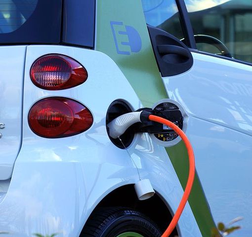 Auto green, in Piemonte aumenta la voglia di vetture elettriche o ibride: +56,5% nel 2018