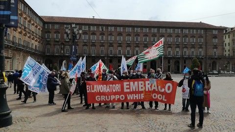 Ex Embraco, 10 giorni alla fine e nessuno incontra gli operai. &quot;È vergognoso, questo non è un Paese normale&quot; (VIDEO)