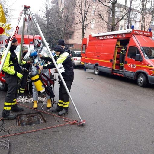 Continuano gli addestramenti dei vigili del fuoco di Asti per la sicurezza in ambienti difficili