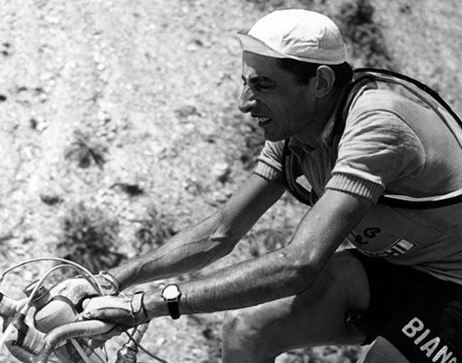 &quot;Volavo con lui&quot;, il mito di Fausto Coppi a teatro con &quot;Quelli dell'isola&quot;