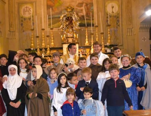 A Montechiaro i ragazzi festeggiano la 'Notte dei Santi', alternativa ad Halloween