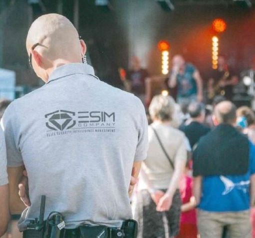La tranquillità di piccoli o grandi eventi dipende della professionalità dell'Agenzia incaricata della sicurezza. Vietate le improvvisazioni