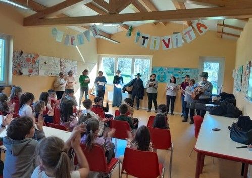 Presentazione Cantè j'euv a scuola