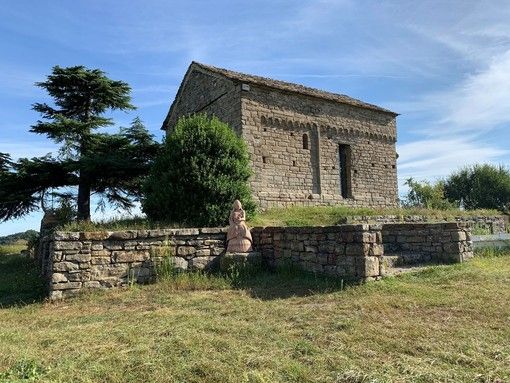 La bella estate di Bergolo: nel &quot;borgo di pietra&quot; un fiorire di concerti e mostre