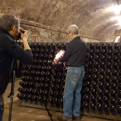 Fotografo in visita alle cattedrali sotterranee di Canelli