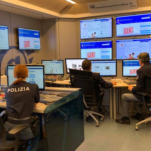Attenzione ad una nuova truffa informatica. Telefonate da parte di finti operatori di società di carte di credito