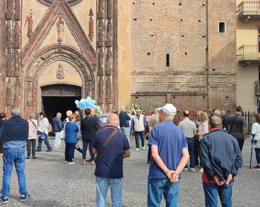 Le immagini delle esequie al Duomo di Chivasso