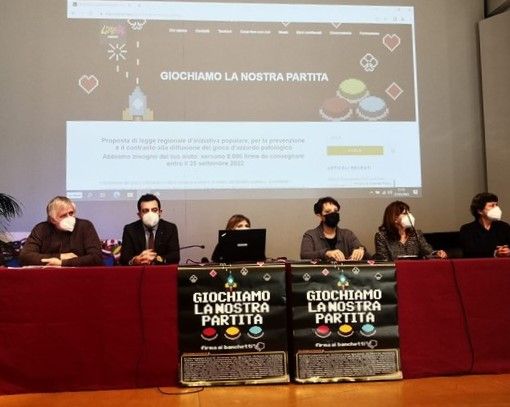 Quaranta associazioni contro Cirio e il gioco d'azzardo: &quot;Raccogliamo 8mila firme per una nuova proposta di legge&quot;