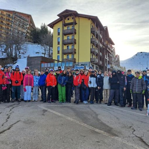 L'istituto Giobert di Asti a lezione di sci e snowboard