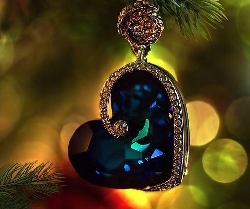 Gioielli da regalare a Natale: 4 must have per non sbagliare