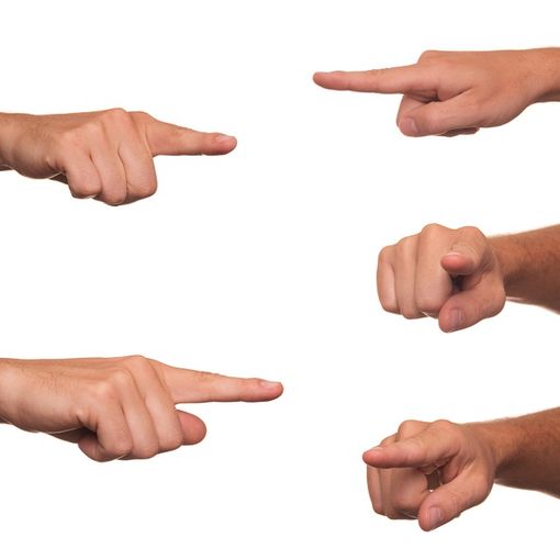 Perché abbiamo così paura di essere giudicati dagli altri?
