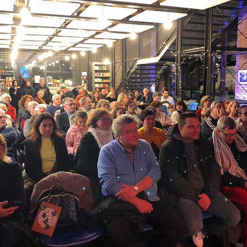 Sala piena al Fuoriluogo per il &quot;biberon&quot; di Anita e i suoi fratelli