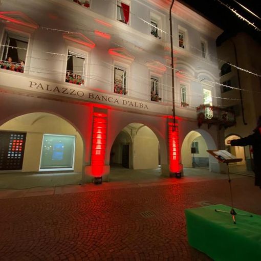 Il Palazzo Banca d’Alba si illumina in musica