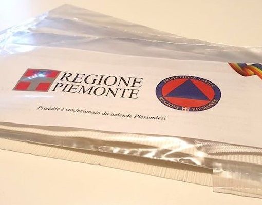 Scattano le denunce per il video-bufala sulla presunta tossicità delle mascherine della Regione [VIDEO]