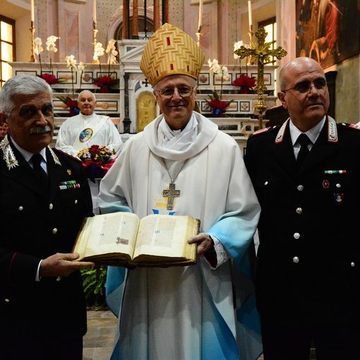 Il momento della restituzione del prezioso manufatto