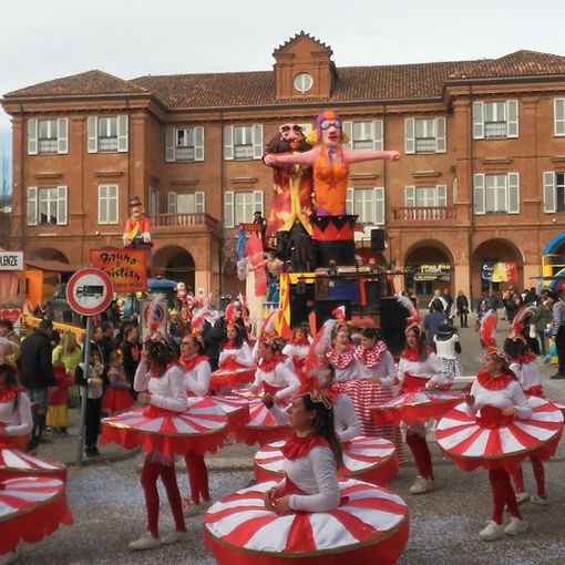 Grande partecipazione al carnevale di Castelnuovo Belbo