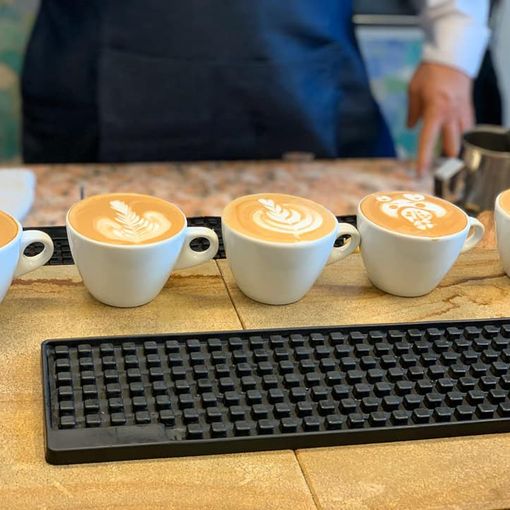 Interessante lezione su caffetteria e drink per gli studenti del Penna di San Damiano