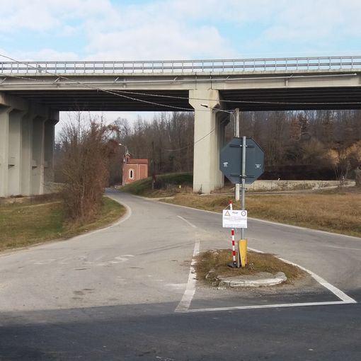 L'incrocio tra la ex Strada Statale 10 e la strada di Valleandona