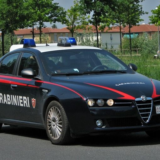 Rubavano le offerte per le missioni mentre il parroco celebrava un funerale: tre sinti in manette e un minore indagato