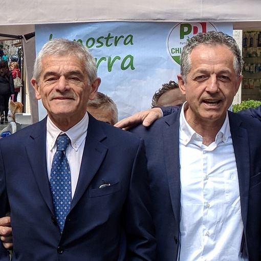 Sergio Chiamparino e il suo ex assessore Giorgio Ferrero ritratti durante la visita astigiana dell'ex presidente