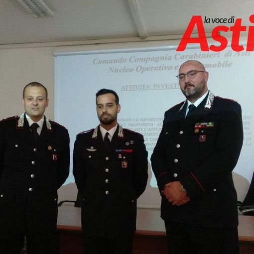 Nella foto, da sinistra, il tenente Roberto Iandiorio, il capitano Alessandro Guglielmo e maggiore Lorenzo Repetto ritratti nel corso della conferenza stampa Nella foto, da sinistra, il tenente Roberto Iandiorio, il capitano Alessandro Guglielmo e maggiore Lorenzo Repetto ritratti nel corso della conferenza stampa