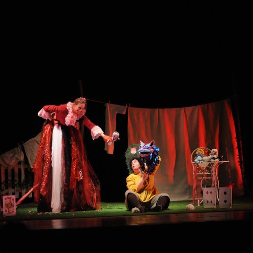 Successo al Balbo di Canelli per il debutto di “Alice nel paese delle meraviglie”