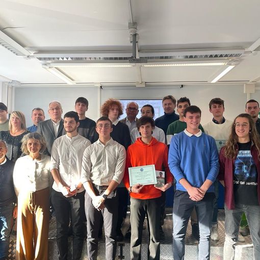 Consegnate le borse di studio ai ‘centisti’ della scuola Artom ed una in memoria di Edoardo Civitate (FOTO)