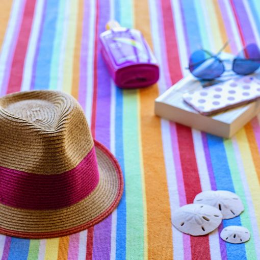 Vita da spiaggia, le riviste e i giornali da leggere sotto l'ombrellone