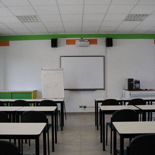 Indetto dai sindacati di settore un sit-in unitario davanti all'Ufficio Scolastico Provinciale