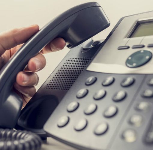 Attenzione alle telefonate che annunciano un premio: potreste pagare fino a 6mila euro