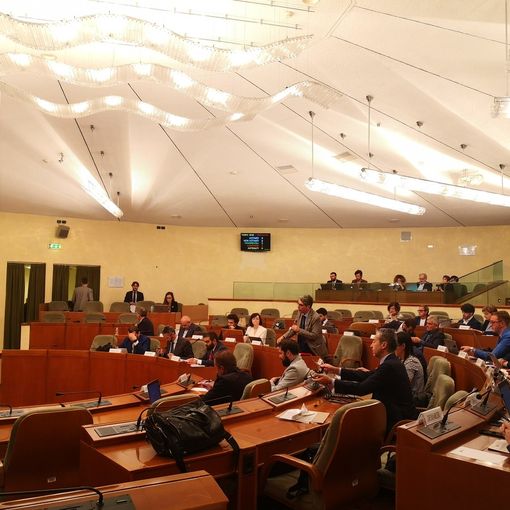 Regione: l’assenza di Forza Italia fa iniziare in ritardo la maratona Consigliare sul referendum elettorale della Lega