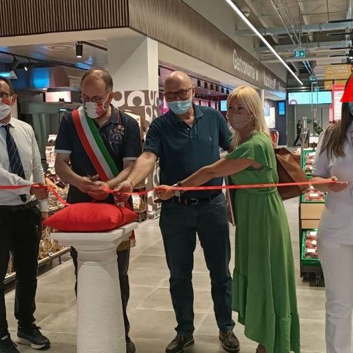 Quattro milioni di investimento complessivo per il punto vendita Nova Coop di via Monti, in uno spazio totalmente rinnovato [VIDEO e FOTOGALLERY]