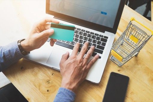 Oggi un lavoro solo da casa è possibile. Anche part - time per integrare le entrate. Informati qui