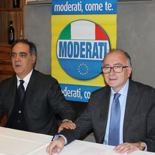 Maurizio Carcione (a destra) ritratto con il segretario del movimento, On. Giacomo Portas