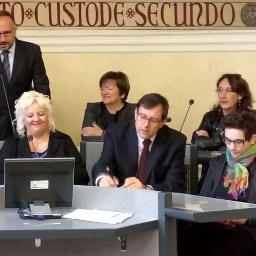 Nella foto Mellano ritratto nel corso di una conferenza stampa astigiana
