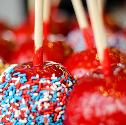 Mercoledì Veg: oggi prepariamo le deliziose 'mele rosse caramellate'