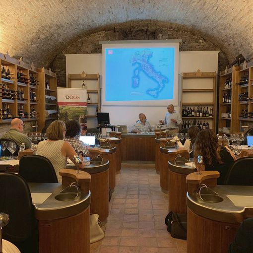 La Barbera d'Asti 'raccontata' da prestigiose firme del giornalismo internazionale