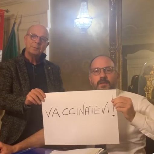 Nuovo appello social pro vaccinazioni del sindaco Rasero: “VACCINATEVI!” [VIDEO]