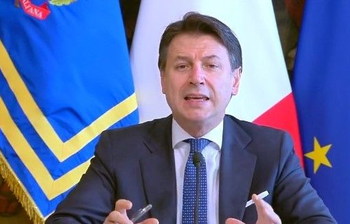 Coronavirus, Conte annuncia il Decreto Marzo: &quot;Utilizzato il massimo dell'indebitamento. Non si può combattere un'alluvione con gli stracci&quot;