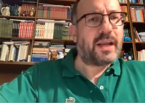 Coronavirus, Rasero: &quot;Grazie al console cinese Song, che oggi ci ha donato 5mila mascherine, guanti e camici&quot; (VIDEO)