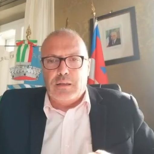 Un fermo-immagine tratto dal video