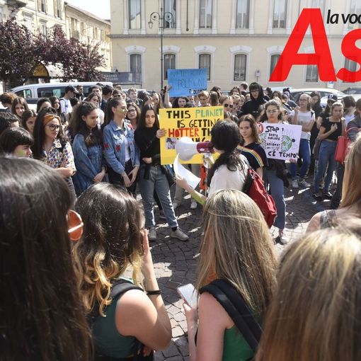 Anche gli studenti astigiani sono scesi (nuovamente) in piazza per il clima [FOTOGALLERY]
