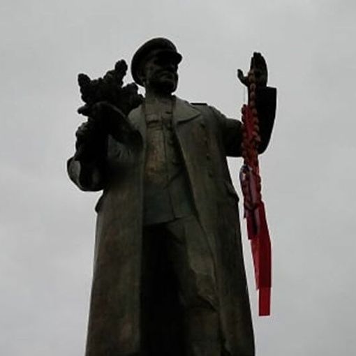 Continua l’opera di bianchetto sulla storia russofoba. Abbattuta la statua del liberatore Konev a Praga
