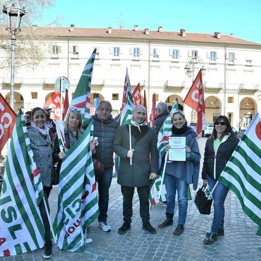 Alcuni esponenti della CISL Scuola presenti al sit-in