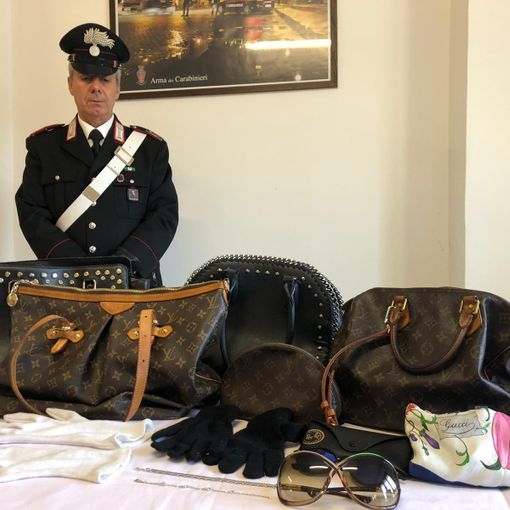 Canelli, denunciate a piede libero quattro nomadi fermate su un'auto carica di refurtiva [VIDEO]
