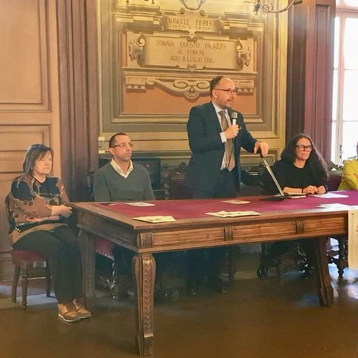 Il sindaco Rasero, l’assessore Cotto, il dirigente Giolito e le assistenti sociali Gai e Scarano