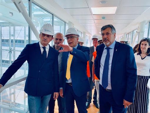 Il governatore Cirio con l'assessore Icardi e il direttore dell'Asl Cn2 di Alba e Bra Massimo Veglio durante il sopralluogo alla struttura del luglio scorso Il governatore Cirio con l'assessore Icardi e il direttore dell'Asl Cn2 di Alba e Bra Massimo Veglio durante il sopralluogo alla struttura del luglio scorso
