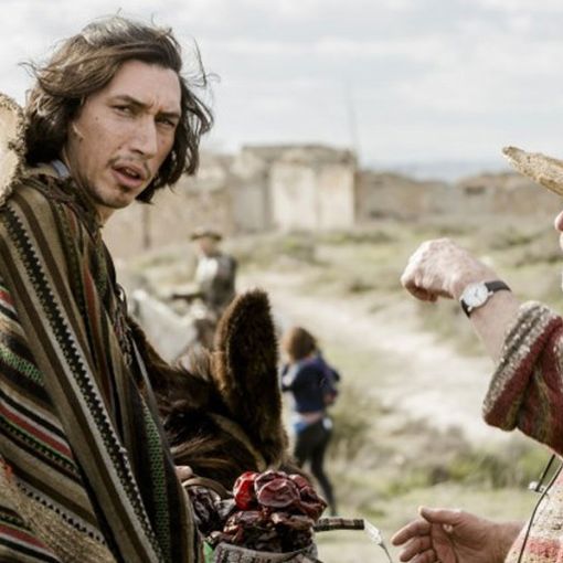 Adam Driver (a sinistra) e il regista Terry Gilliam sul set di &quot;L'uomo che uccise don Chisciotte&quot;